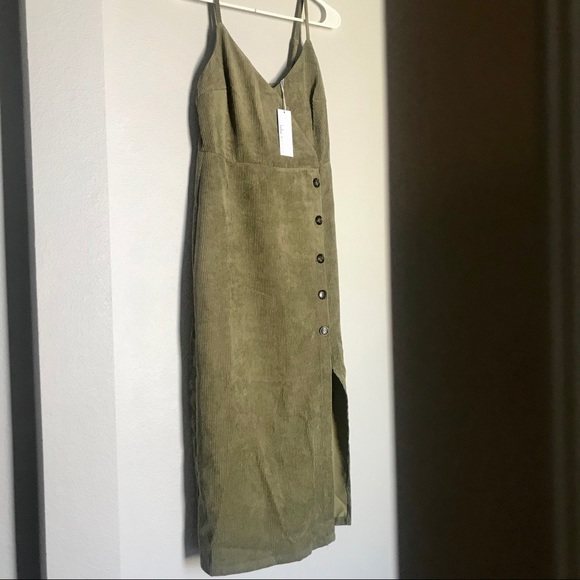 Lulu’s corduroy button-front midi dress - Picture 6 of 8